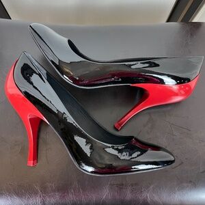 Pour La Victorie Dione Black Red Patent Leather Heels Size 8.5 NWT